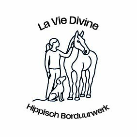 tekst in een boogje boven en onder de prent