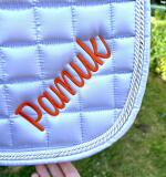 Deluxe satijn zadeldek anatomisch – dressuur